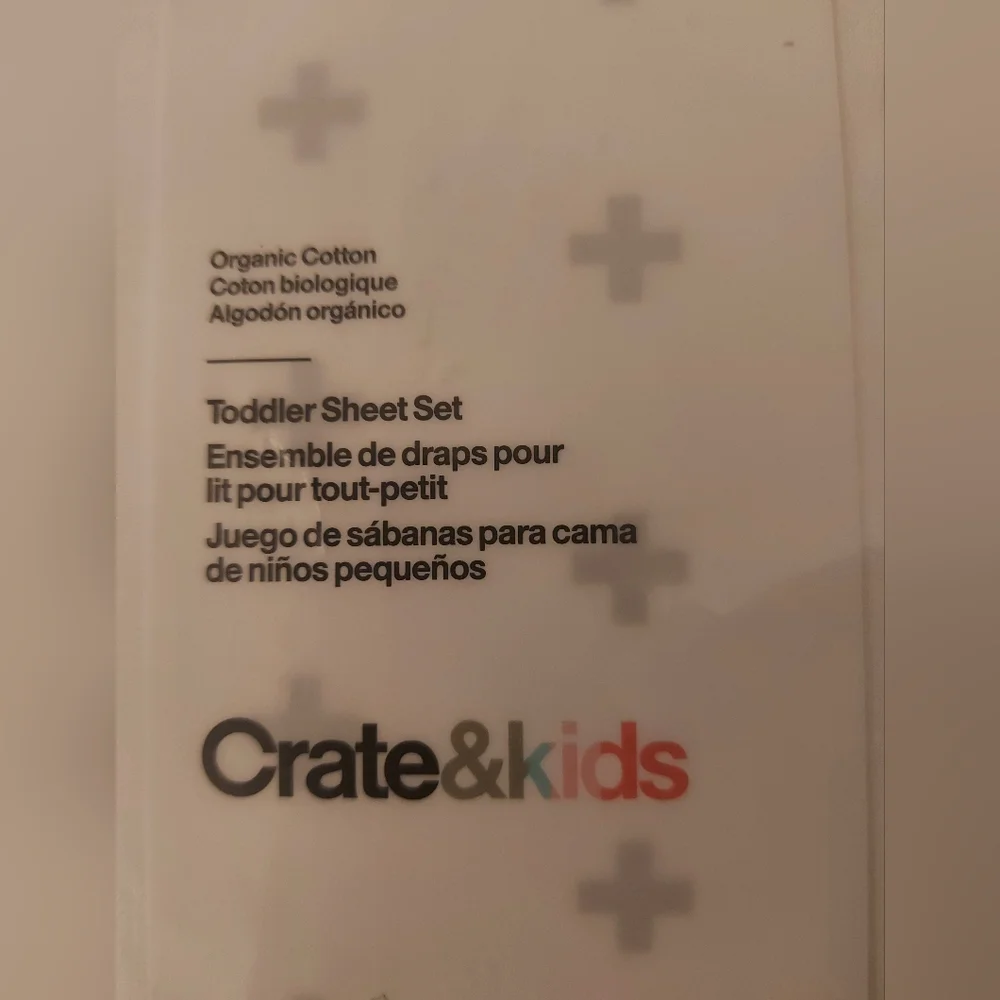 NWT Crate&Barrel toddler bedding sheets set